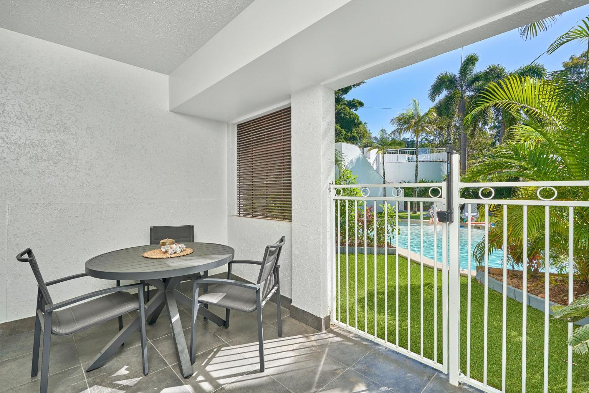 Alassio Apartments With Direct Pool Access Palm Cove Quarto foto