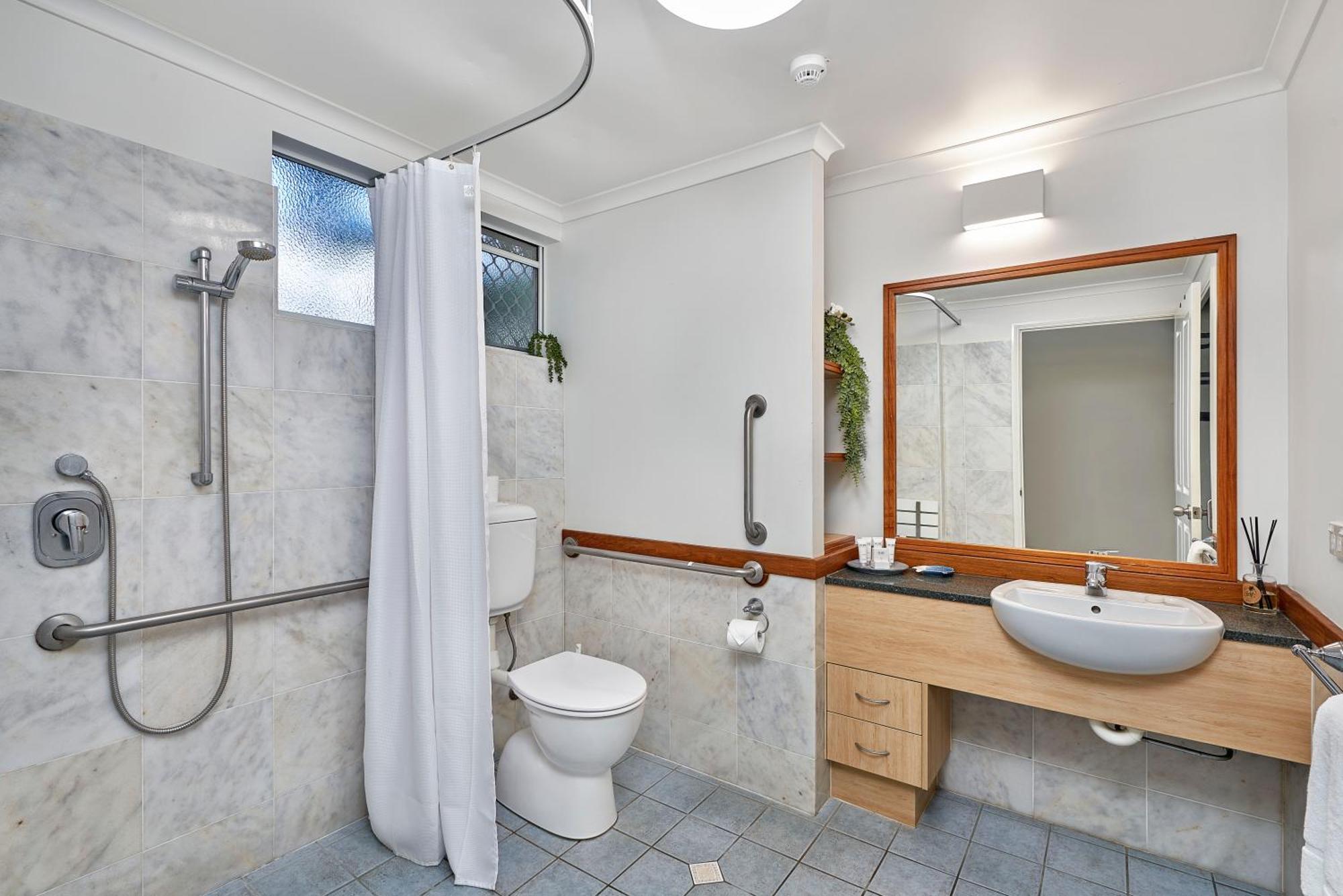 Alassio Apartments With Direct Pool Access Palm Cove Quarto foto